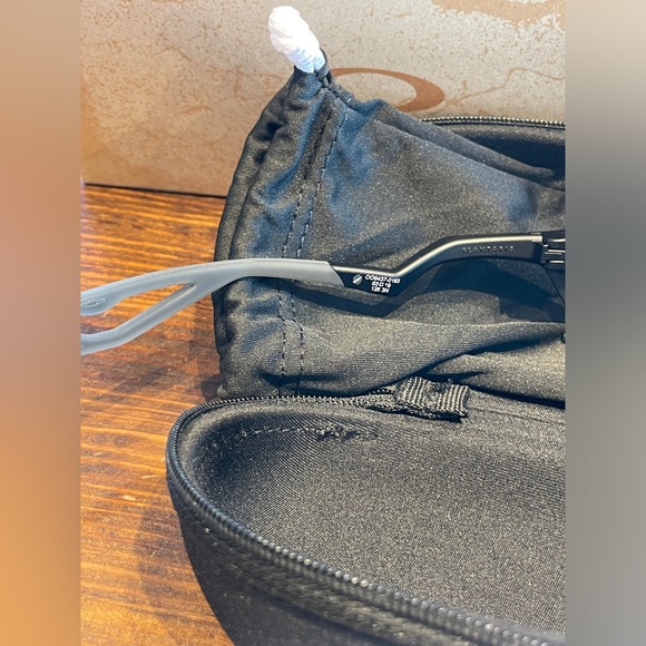 NEW OAKLEY PLANTARIS MATTE BLACK PRIZM GREY TRAVIS SCOTT Nose Piece USA 2024 - Picture 9 of 14